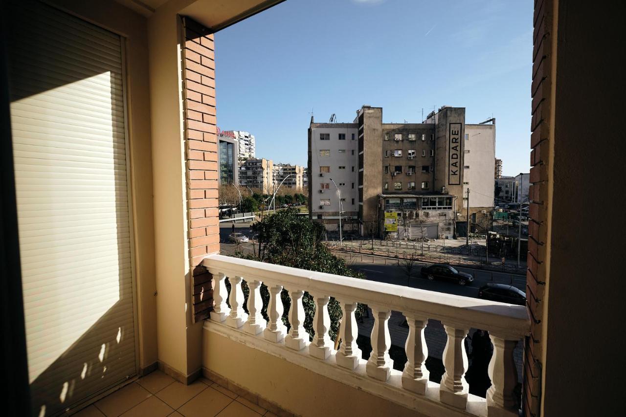 In Center Hotel Tirana Bagian luar foto